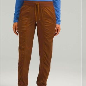 LULU LEMON BROWN DANCE STUDIO MID RISE JOGGERS